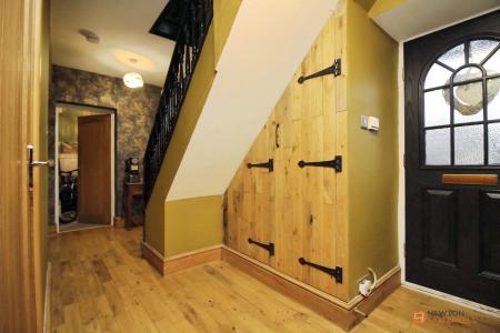 4 bedroom Semi-detached house for sale in Imperial Avenue, Leicester, LE3