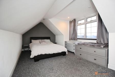4 bedroom Semi-detached house for sale in Imperial Avenue, Leicester, LE3