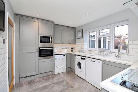 4 bedroom Detached house for sale in Cooke Close, Braunstone, LE3