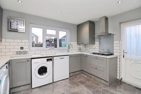 4 bedroom Detached house for sale in Cooke Close, Braunstone, LE3