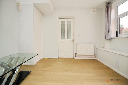 5 bedroom Semi-detached house for sale in Kingsway, Leicester, LE3