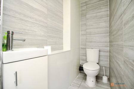 2 bedroom Detached house for sale in Beech Drive, Leicester, LE3