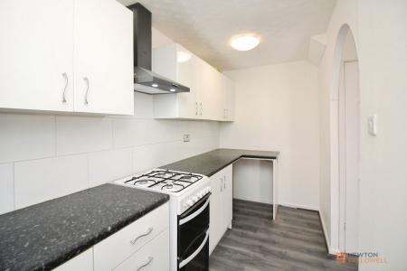 2 bedroom Terraced House for sale in Heatherbrook Road, Leicester, LE4