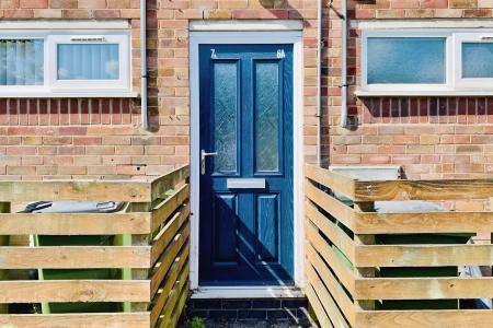2 bedroom Flat for sale in Cherry Tree Court, Kirby Muxloe, LE9