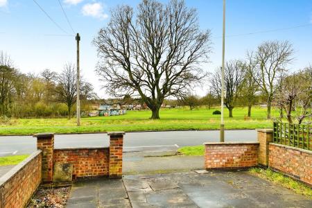 2 bedroom Terraced House for sale in Gooding Avenue, Leicester, LE3