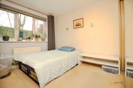 2 bedroom Flat for sale in Peggs Close, Earl Shilton, LE9