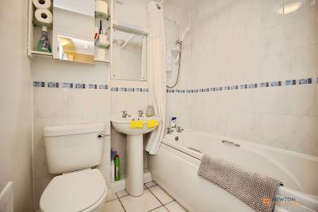 2 bedroom Flat for sale in Peggs Close, Earl Shilton, LE9