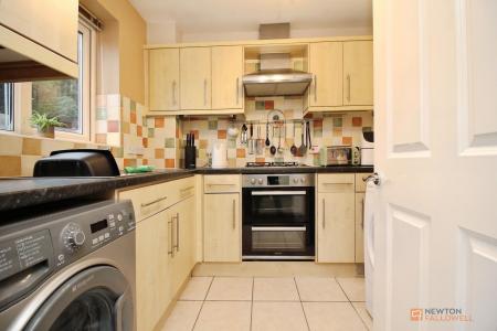 2 bedroom Flat for sale in Peggs Close, Earl Shilton, LE9