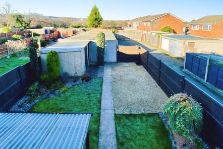3 bedroom End of terrace house for sale in Ashlyns Rise, Leicester, LE3