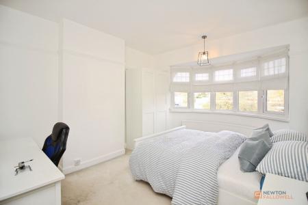 4 bedroom Semi-detached house for sale in Hinckley Road, Leicester, LE3