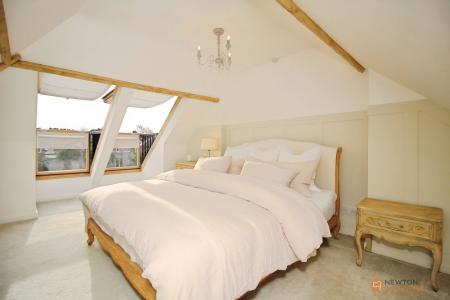 4 bedroom Semi-detached house for sale in Hinckley Road, Leicester, LE3