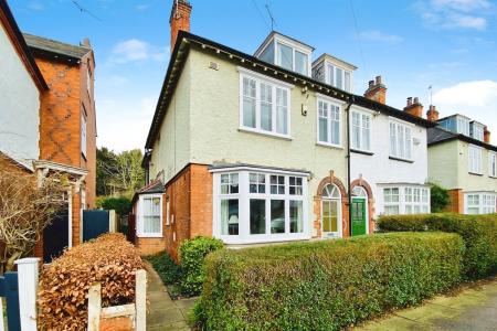 4 bedroom Semi-detached house for sale in Mellor Road, Leicester, LE3