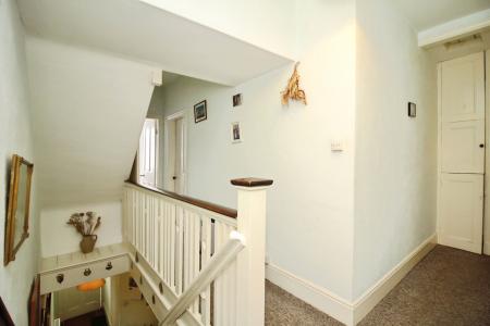 4 bedroom Semi-detached house for sale in Mellor Road, Leicester, LE3