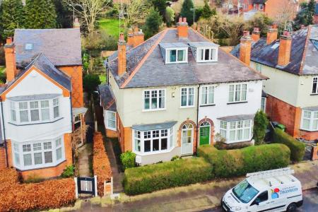 4 bedroom Semi-detached house for sale in Mellor Road, Leicester, LE3