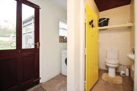 4 bedroom Semi-detached house for sale in Mellor Road, Leicester, LE3