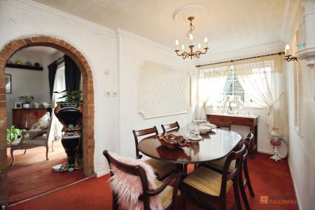 3 bedroom Detached house for sale in Narborough Road South, Leicester, LE3