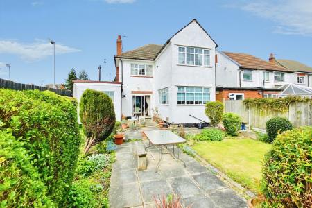 3 bedroom Detached house for sale in Narborough Road South, Leicester, LE3