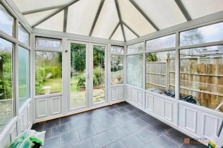 3 bedroom Semi-detached house for sale in Stratford Road, Leicester, LE3