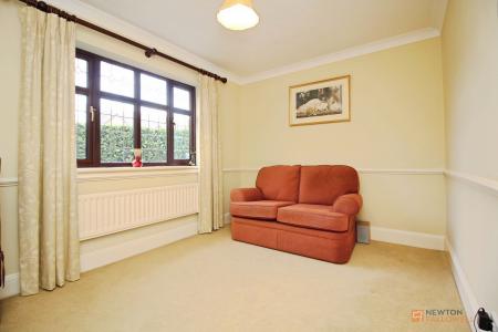 5 bedroom Detached house for sale in Station Road, Desford, LE9