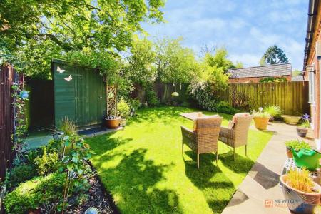 2 bedroom Semi-detached bungalow for sale in Field Gate Gardens, Glenfield, LE3