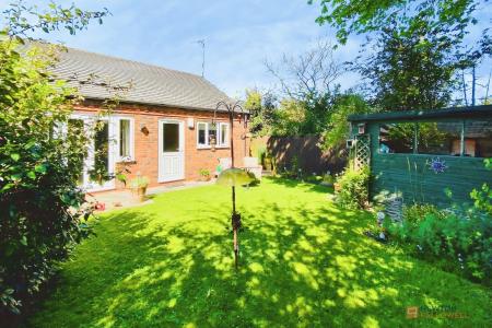 2 bedroom Semi-detached bungalow for sale in Field Gate Gardens, Glenfield, LE3