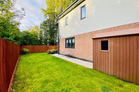 2 bedroom Detached house for sale in Barry Close, Kirby Muxloe, LE9