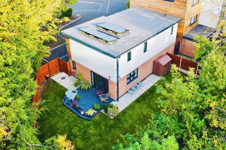 2 bedroom Detached house for sale in Barry Close, Kirby Muxloe, LE9