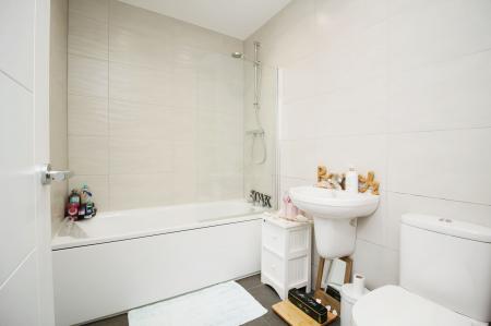 2 bedroom Detached house for sale in Barry Close, Kirby Muxloe, LE9