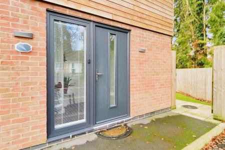 2 bedroom Detached house for sale in Barry Close, Kirby Muxloe, LE9