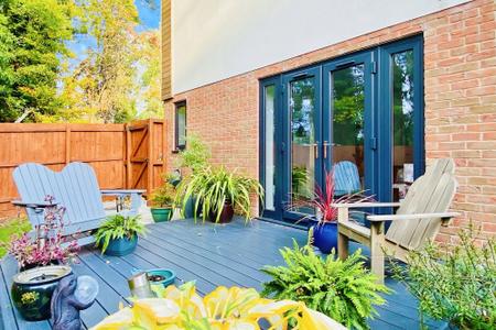 2 bedroom Detached house for sale in Barry Close, Kirby Muxloe, LE9