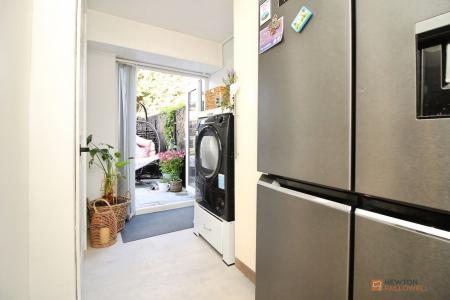 3 bedroom Semi-detached house for sale in Glebelands Road, Leicester, LE4