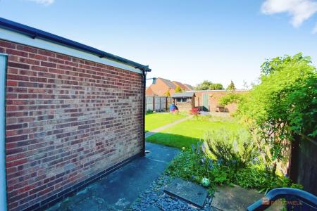 3 bedroom End of terrace house for sale in Shanklin Gardens, Leicester Forest East, LE3