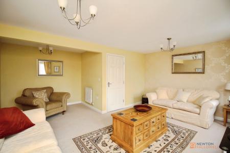 4 bedroom End of terrace house for sale in Livingstone Lane, Earl Shilton, LE9