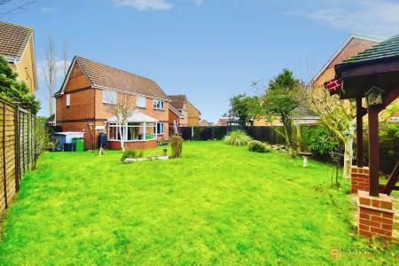 4 bedroom Detached house for sale in Foxon Way, Braunstone, LE3