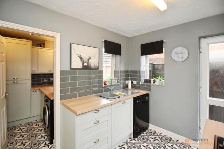 4 bedroom Detached house for sale in Foxon Way, Braunstone, LE3