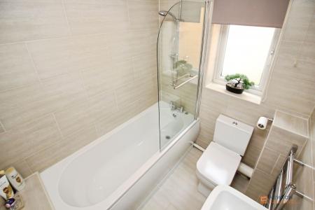 4 bedroom Detached house for sale in Foxon Way, Braunstone, LE3
