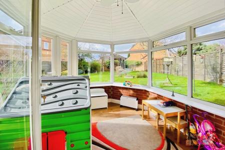4 bedroom Detached house for sale in Foxon Way, Braunstone, LE3