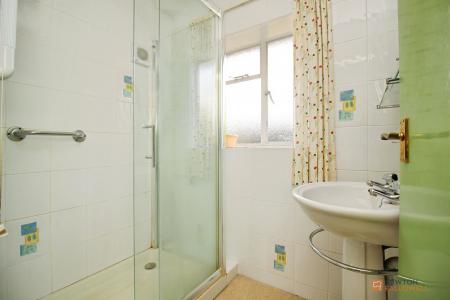 3 bedroom Semi-detached house for sale in Oakcroft Avenue, Kirby Muxloe, LE9