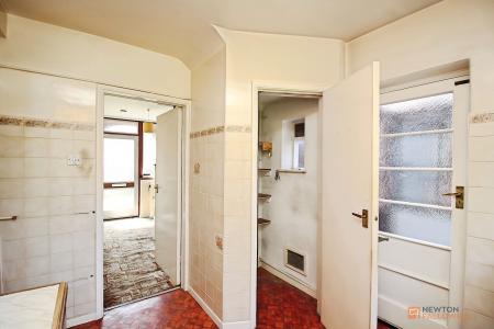 3 bedroom Semi-detached house for sale in Oakcroft Avenue, Kirby Muxloe, LE9