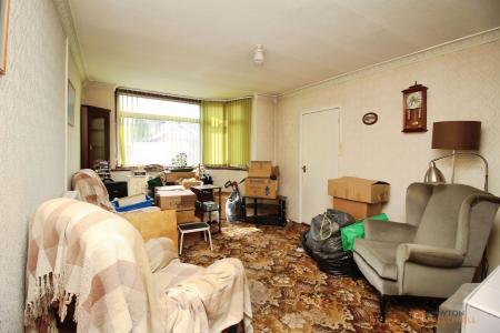 3 bedroom Semi-detached house for sale in Oakcroft Avenue, Kirby Muxloe, LE9