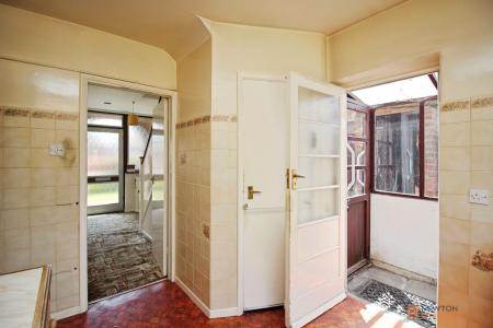 3 bedroom Semi-detached house for sale in Oakcroft Avenue, Kirby Muxloe, LE9