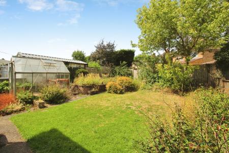 3 bedroom Semi-detached house for sale in Oakcroft Avenue, Kirby Muxloe, LE9
