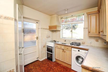 3 bedroom Semi-detached house for sale in Oakcroft Avenue, Kirby Muxloe, LE9