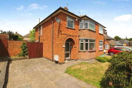 3 bedroom Semi-detached house for sale in Oakcroft Avenue, Kirby Muxloe, LE9