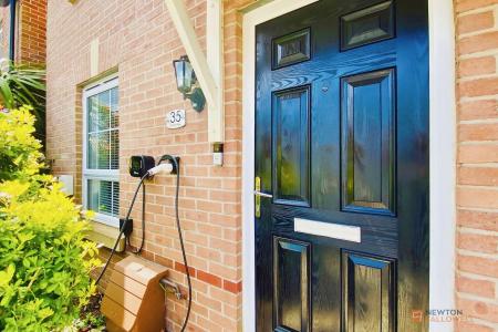 2 bedroom Semi-detached house for sale in Ettrick Way, Lubbesthorpe, LE19