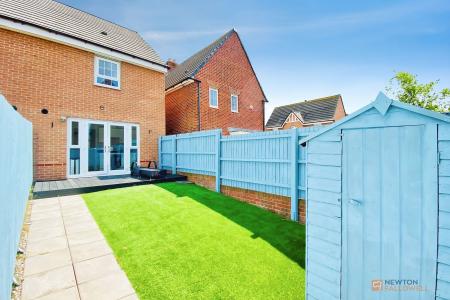 2 bedroom Semi-detached house for sale in Ettrick Way, Lubbesthorpe, LE19