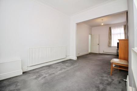 2 bedroom Terraced House for sale in Beaconsfield Road, Leicester, LE3