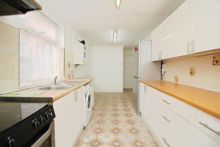 2 bedroom Terraced House for sale in Beaconsfield Road, Leicester, LE3