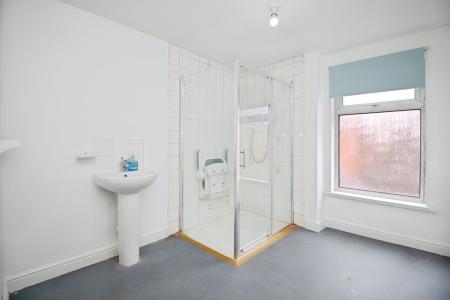 2 bedroom Terraced House for sale in Beaconsfield Road, Leicester, LE3