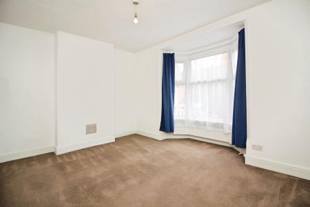 2 bedroom Terraced House for sale in Beaconsfield Road, Leicester, LE3